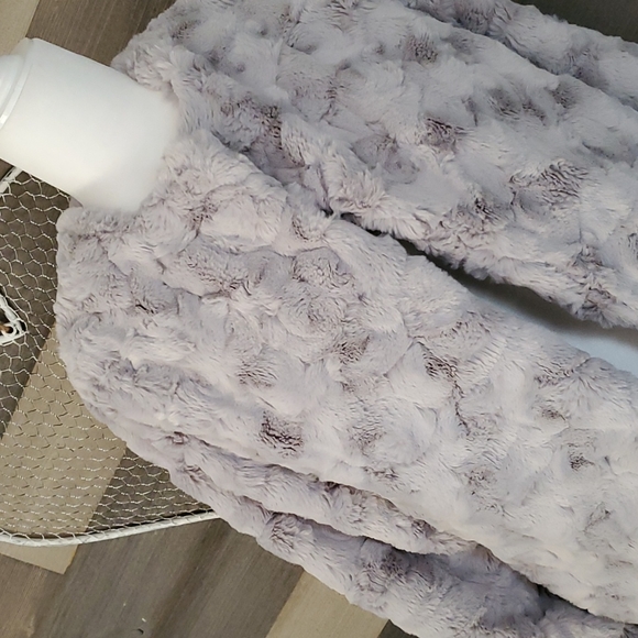 Sadie&Sage Faux Fur Coat - Picture 2 of 4